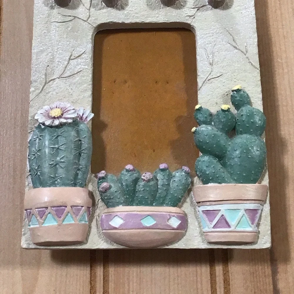 Green and Cream Cactus Accents‎ Picture Frame